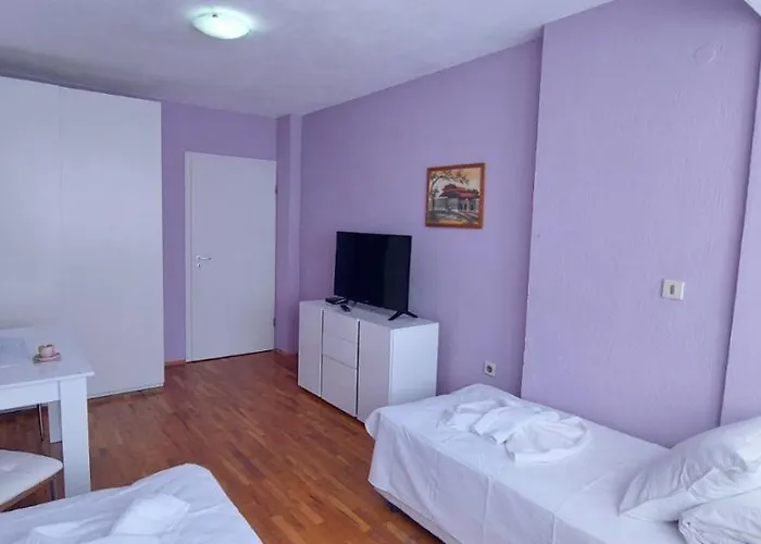 и за гости тасеви парк аязмо град загора Apartament *